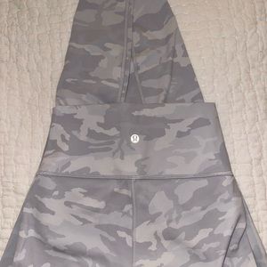 LuLuLemon Camo Wunder Under High Rise Tight 28” Rib